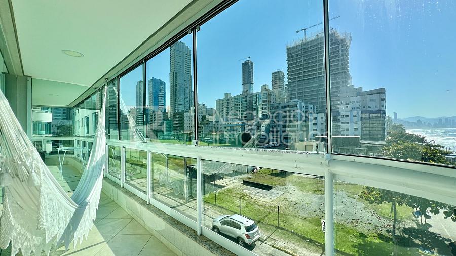Apartamento frente mar � venda no Krueger em Meia Praia � 4 Dormit�rios e 170 m� 2