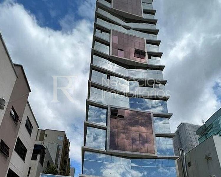 Apartamento frente mar � venda no Ocean Towers em Meia Praia � 4 Su�tes e 230 m� 3