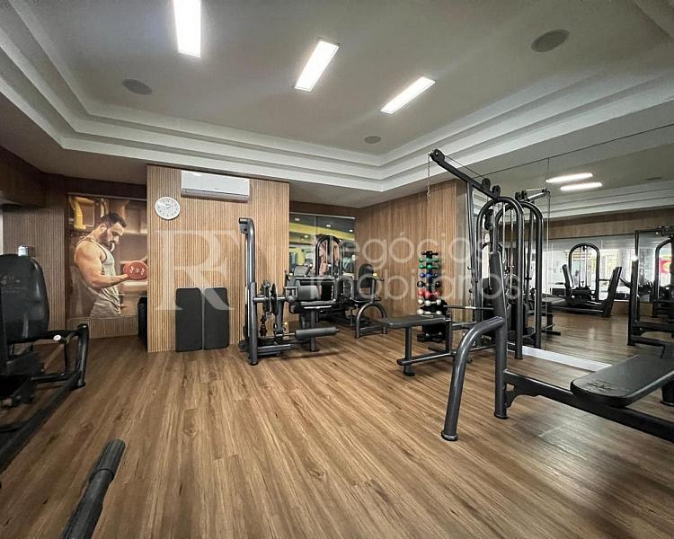 Apartamento frente mar � venda no Ocean Towers em Meia Praia � 4 Su�tes e 230 m� 13