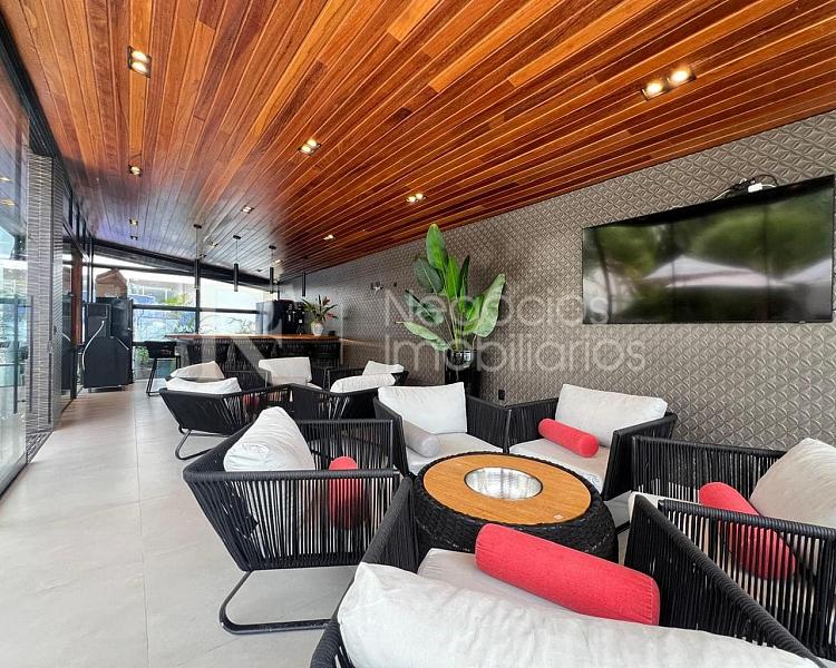 Apartamento frente mar � venda no Ocean Towers em Meia Praia � 4 Su�tes e 230 m� 14