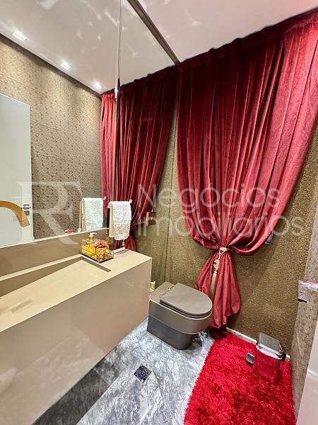 Apartamento frente mar � venda no Ocean Towers em Meia Praia � 4 Su�tes e 230 m� 28