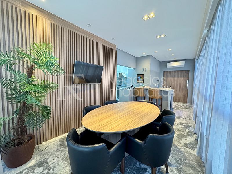 Apartamento frente mar � venda no Ocean Towers em Meia Praia � 4 Su�tes e 230 m� 25