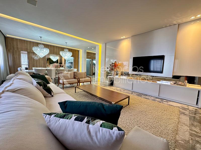 Apartamento frente mar � venda no Ocean Towers em Meia Praia � 4 Su�tes e 230 m� 16