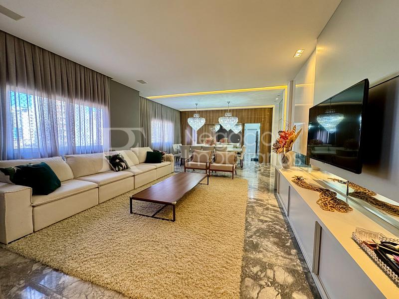 Apartamento frente mar � venda no Ocean Towers em Meia Praia � 4 Su�tes e 230 m� 20
