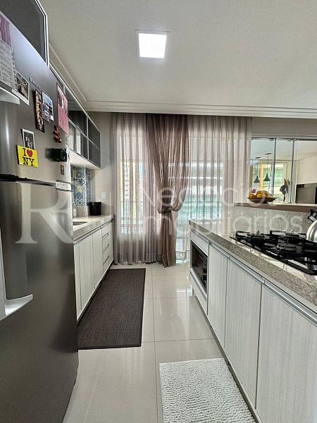 Apartamento � venda no Montblanc em Meia Praia � 3 Su�tes e 118 m� 12