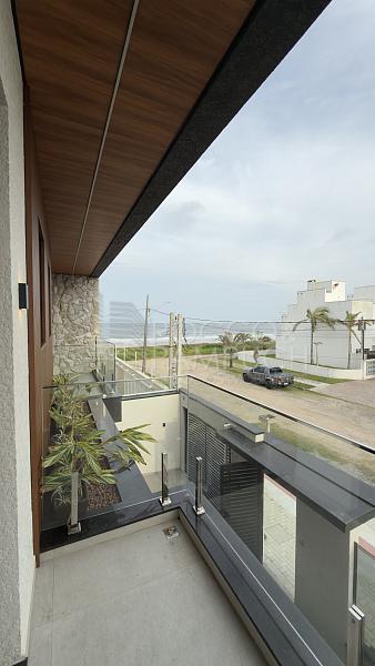 Sobrado de Alto Padr�o com 3 su�tes e Vista Mar 20