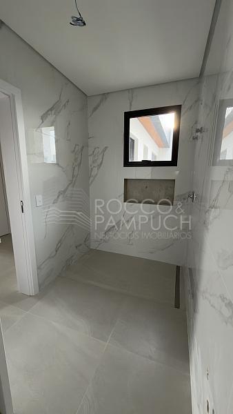 Sobrado de Alto Padr�o com 3 su�tes e Vista Mar 15