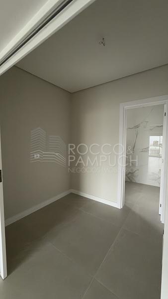 Sobrado de Alto Padr�o com 3 su�tes e Vista Mar 2