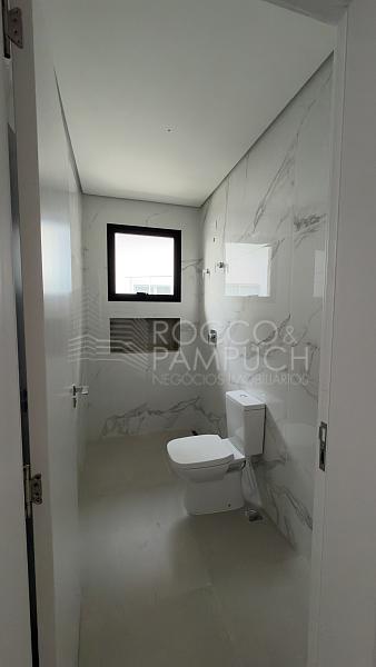 Sobrado de Alto Padr�o com 3 su�tes e Vista Mar 11