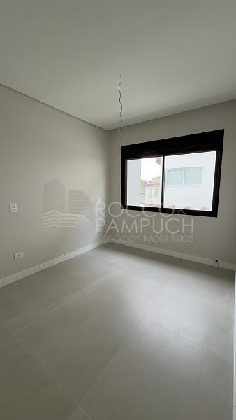 Sobrado de Alto Padr�o com 3 su�tes e Vista Mar 10
