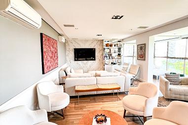 MORE DE FRENTE AO POR DO SOL