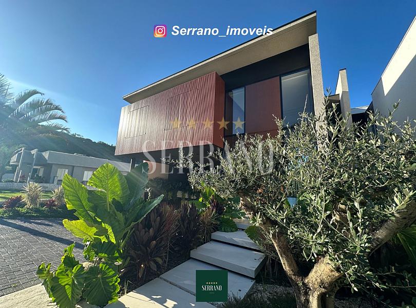 Mans�o de 720 m� em Cond. Fechado em Balne�rio Cambori� 3