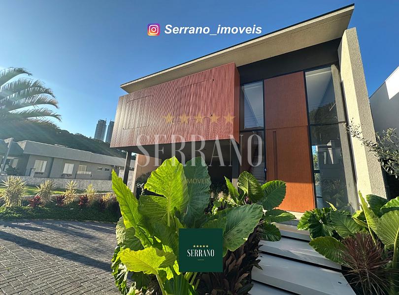 Mans�o de 720 m� em Cond. Fechado em Balne�rio Cambori� 1