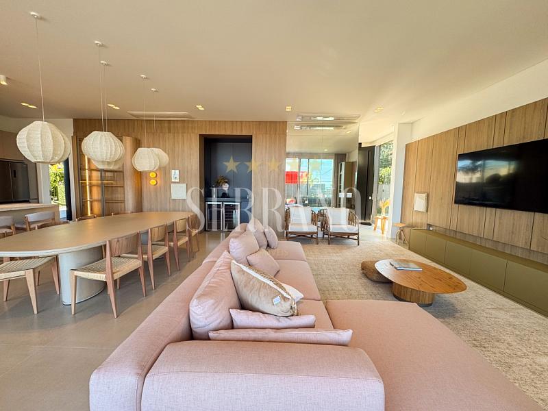 Casa em Condomínio com 4 quartos à venda, 344m², 6 banheiros, 3 garagens - Praia do Estaleiro - Balneário Camboriú — foto 4