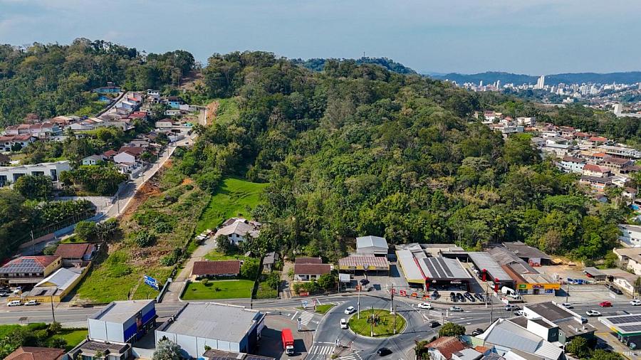 Terreno de 13 mil metros quadrados pr�ximo da Rua General Os�rio 7