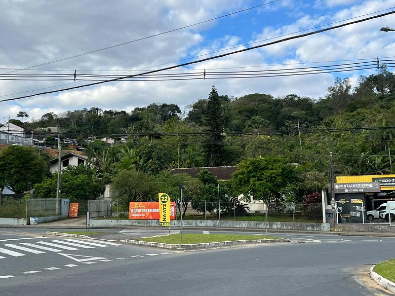 Terreno de 13 mil metros quadrados pr�ximo da Rua General Os�rio 13
