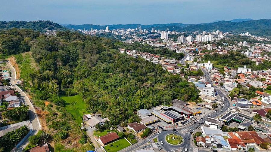 Terreno de 13 mil metros quadrados pr�ximo da Rua General Os�rio 3