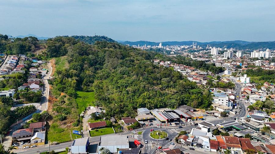 Terreno de 13 mil metros quadrados pr�ximo da Rua General Os�rio 10