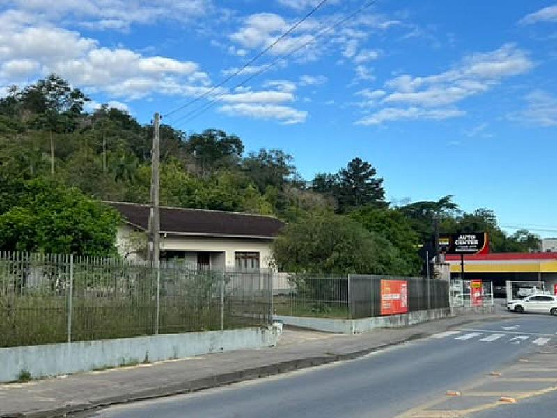 Terreno de 13 mil metros quadrados pr�ximo da Rua General Os�rio 15