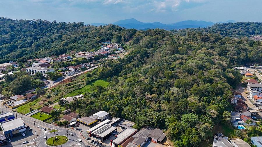 Terreno de 13 mil metros quadrados pr�ximo da Rua General Os�rio 12