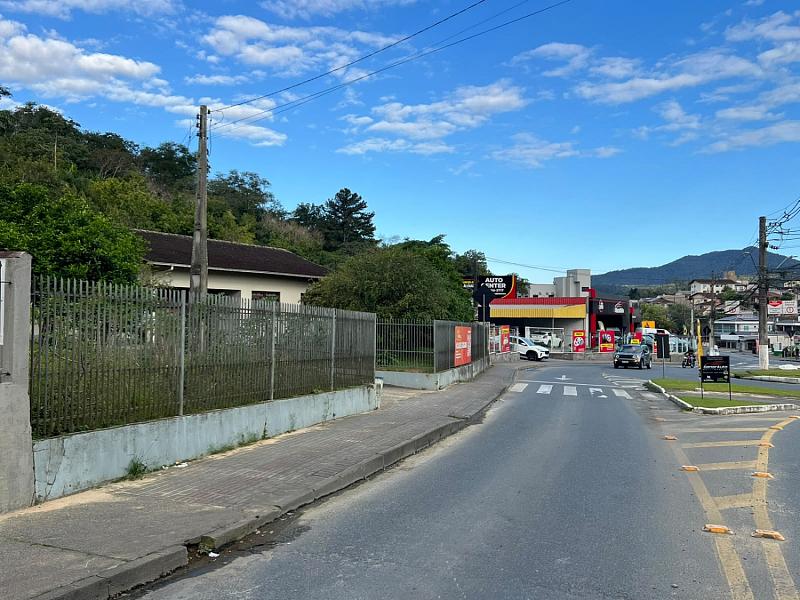 Terreno de 13 mil metros quadrados pr�ximo da Rua General Os�rio 4