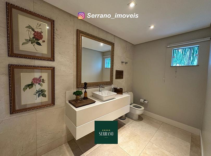 Apartamento Estilo Neocl�ssico de 353 m� na Ponta Aguda com 05 Vagas 25
