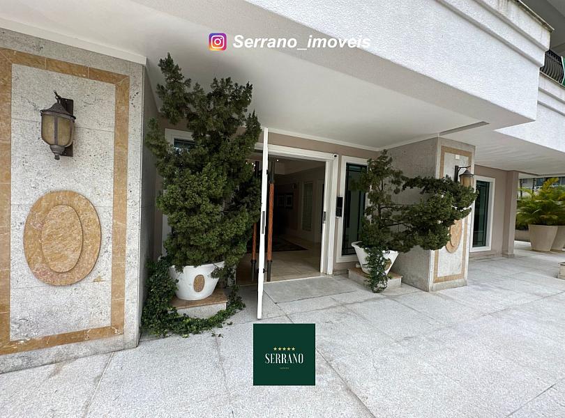 Apartamento Estilo Neocl�ssico de 353 m� na Ponta Aguda com 05 Vagas 19