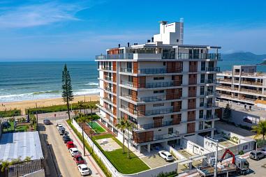 Apartamento no Edifício Tirreno Residenziale na Praia Brava