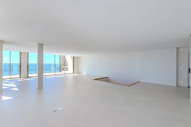 Cobertura Duplex no Edifício Tirreno Residenziale na Praia Brava