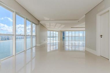 Apartamento Frente Mar no Ibiza Towers em Balneário Camboriú