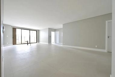 Apartamento no Edifício Ocean Wind na Praia Brava