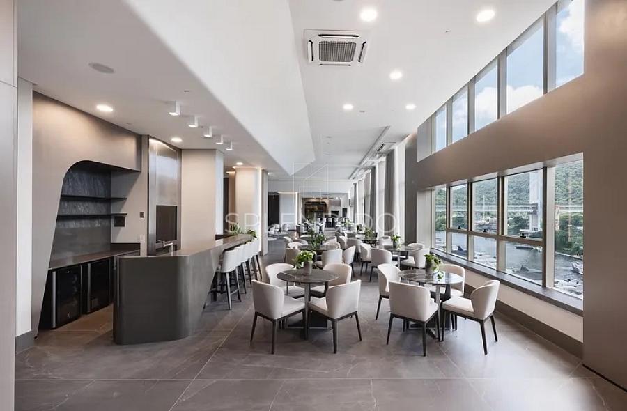 Apartamento no Yachthouse | Acima do 60� Andar 32