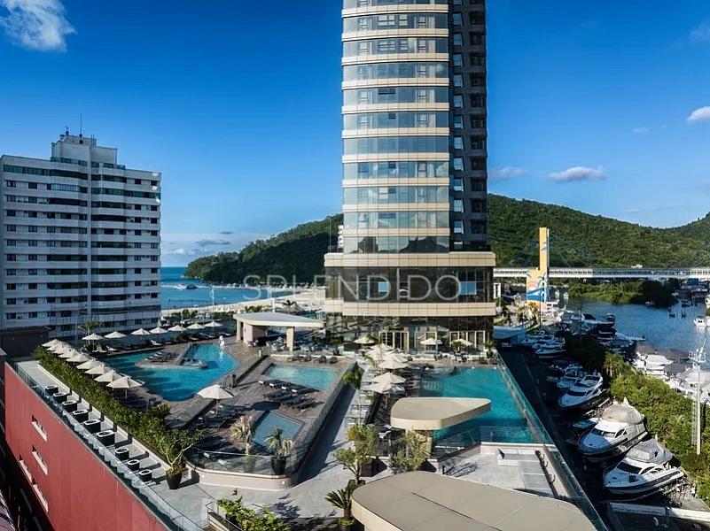 Apartamento no Yachthouse | Acima do 60� Andar 25