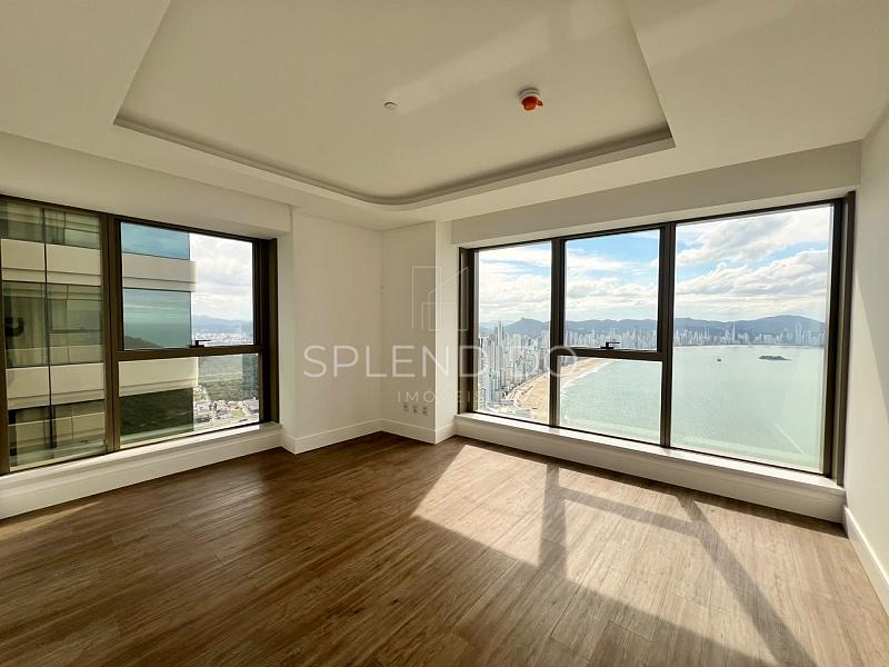 Apartamento no Yachthouse | Acima do 60� Andar 18