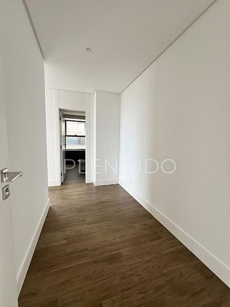 Apartamento no Yachthouse | Acima do 60� Andar 11