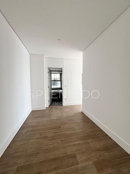Apartamento no Yachthouse | Acima do 60� Andar 16