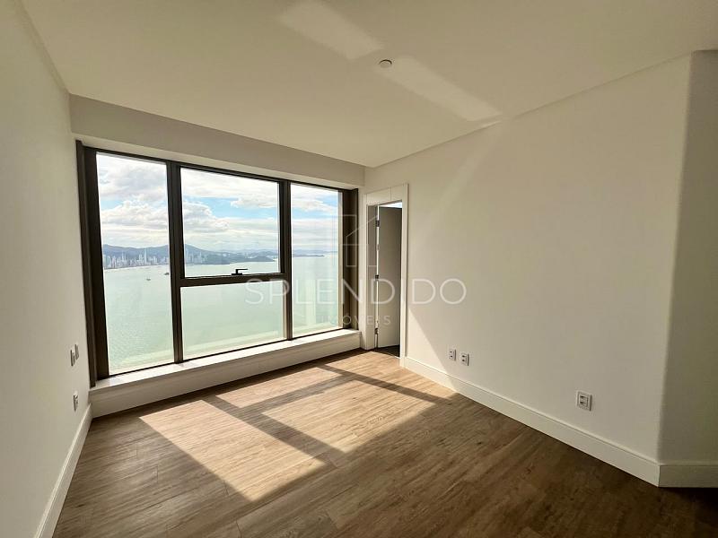 Apartamento no Yachthouse | Acima do 60� Andar 9
