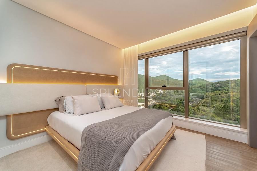 Yachthouse mobiliado � venda em Balne�rio Cambori� | 265 m� e 4 su�tes 13