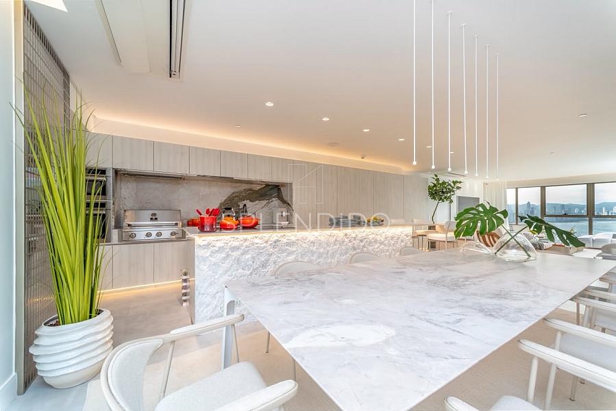 Yachthouse mobiliado � venda em Balne�rio Cambori� | 265 m� e 4 su�tes 8