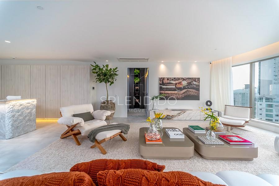 Yachthouse mobiliado � venda em Balne�rio Cambori� | 265 m� e 4 su�tes 4