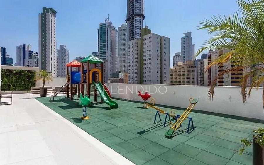 Ed. Phoenix Tower em Balne�rio Cambori� | Garden de 297 m� com SPA 52