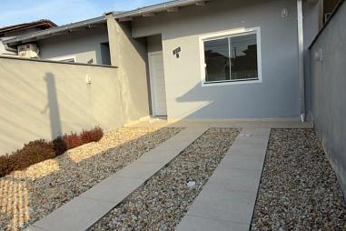 Casa com 2 quartos à venda, 70m², 1 banheiro, 1 garagem - Vila Nova - Joinville