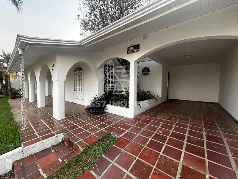 Linda casa térrea com mais 300m², 7 quartos, e amplo quintal  no Bairro Cajuru! — foto 2