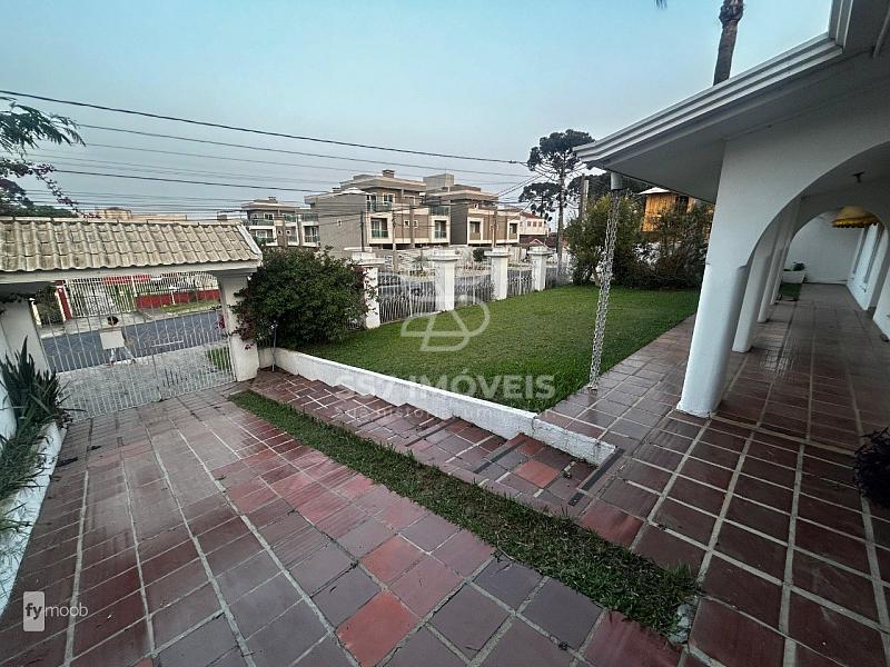 Linda casa térrea com mais 300m², 7 quartos, e amplo quintal  no Bairro Cajuru! — foto 4