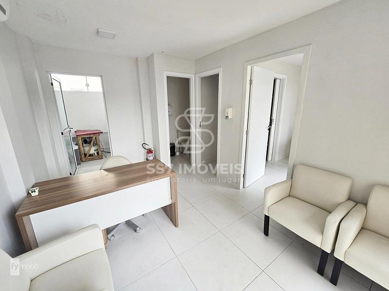 Loja comercial de frente para a rua, projetada e equipada para consultório odontológico, localizada no bairro Campo de Santana — foto 9