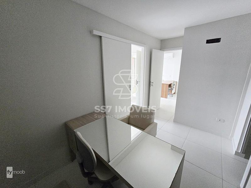 Loja comercial de frente para a rua, projetada e equipada para consultório odontológico, localizada no bairro Campo de Santana — foto 18