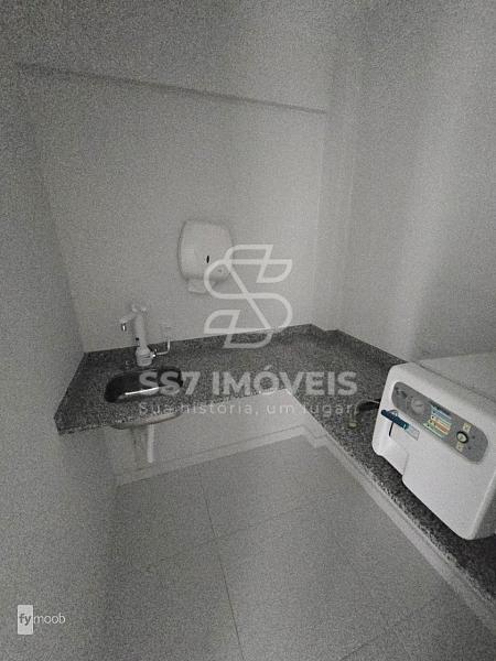 Loja comercial de frente para a rua, projetada e equipada para consultório odontológico, localizada no bairro Campo de Santana — foto 19