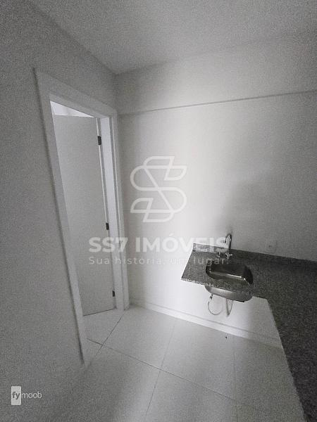 Loja comercial de frente para a rua, projetada e equipada para consultório odontológico, localizada no bairro Campo de Santana — foto 21