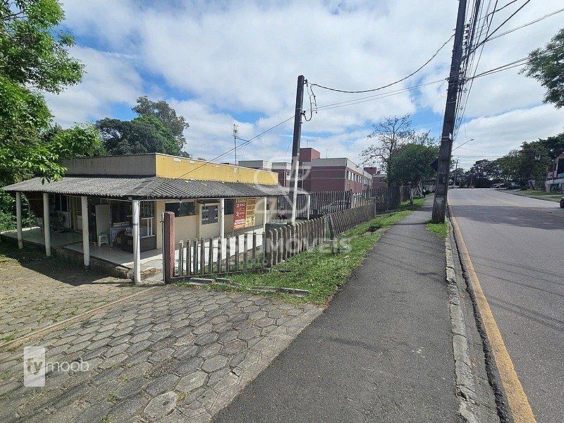 Loja comercial no Fazedninha em rua muito movimentada — foto 2