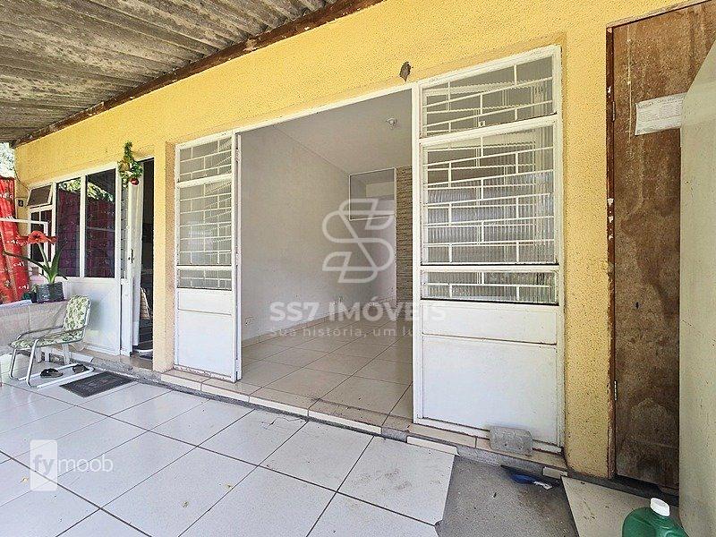 Loja comercial no Fazedninha em rua muito movimentada — foto 4